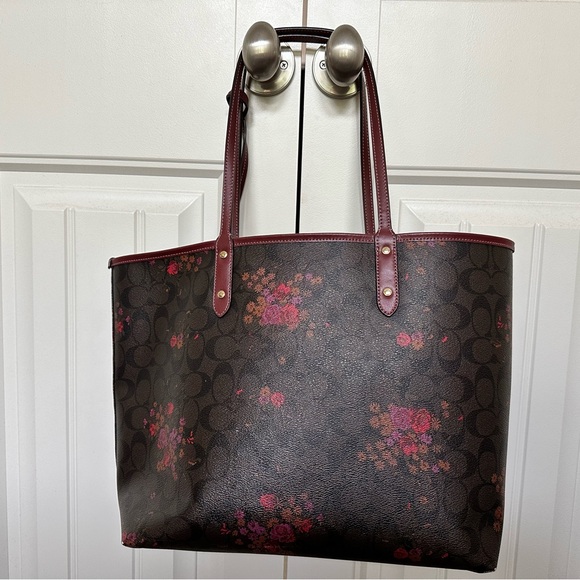 COACH Flower Reversible City Tote ๐ธ๐บ๐ธ๐บ - Picture 3 of 12